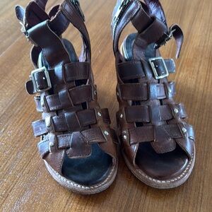 Freebird Calvin Sandals in great used condition